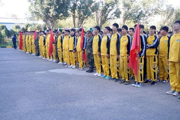 新生入列 火热开训：新生军训正式开营