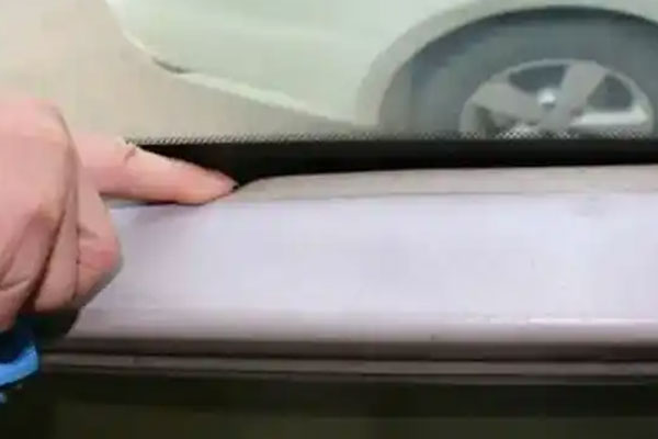 汽车近光灯用卤素灯还是led灯好