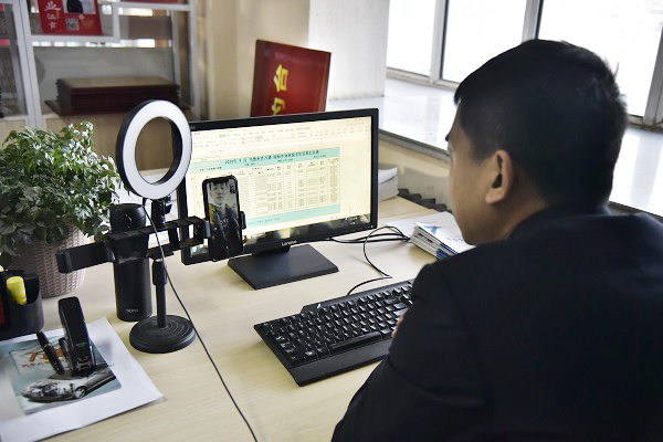 线上学子回访：隔开的是距离 贴近的是心灵
