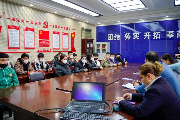 企业进校园：新疆恒瑞汽贸集团来校开展专场招聘会