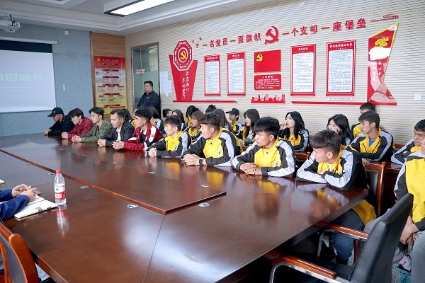 先一步 职引未来：校园招聘会来喽