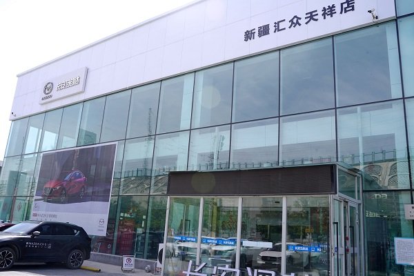 访企拓岗 问需解困：校长率队赴企实地回访