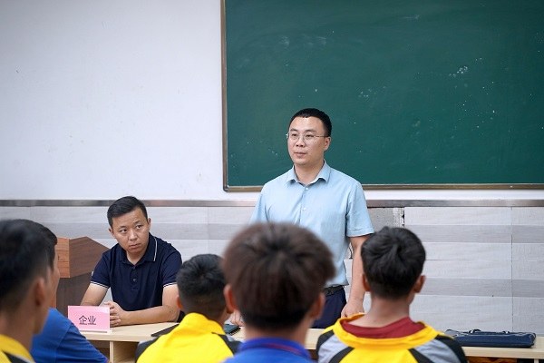 企业大咖校园行：看看企业负责人对于人才的定义吧
