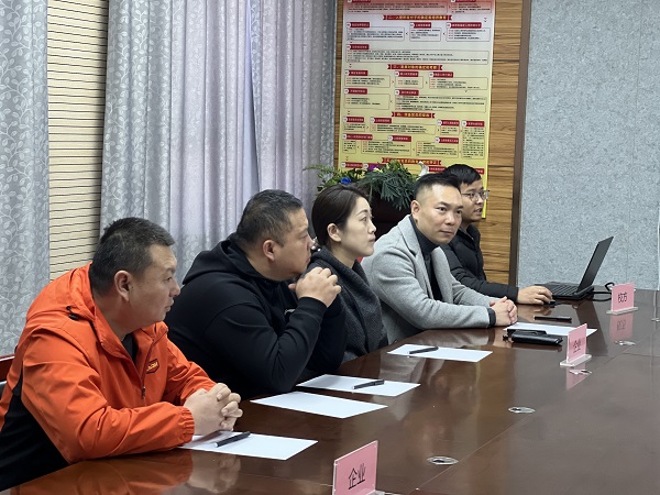 企业总监进校园：了解行业发展前景，接轨前沿技术